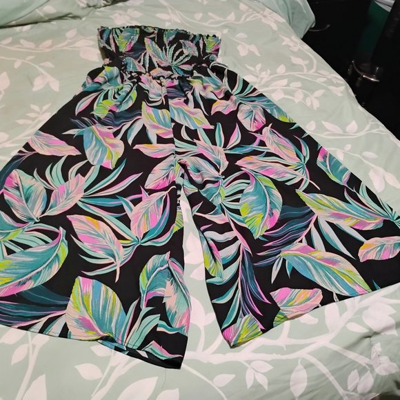 Torrid Black and Multicolor Leaf Print Wide Leg Jumpsuit - Picture 1 of 7